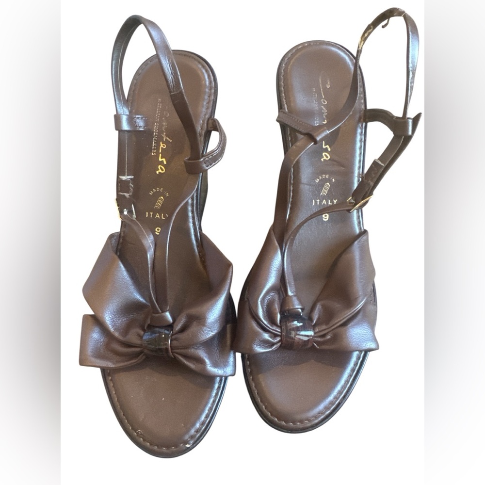 Contest by Italian shoemaker Brown Strap Sandals with Platform. Size women’s 9